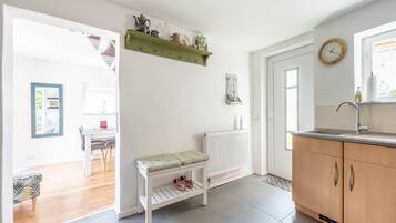 House | Meja sambut tetamu