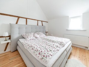 Rumah | 2 kamar tidur dan dilengkapi dengan perabotan berbeda-beda