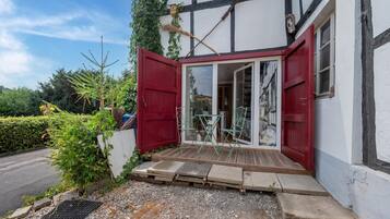 House | Meja sambut tetamu