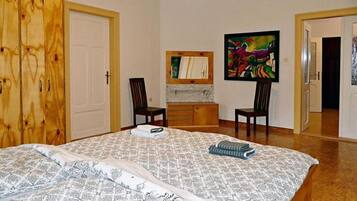 Villa | 5 bedrooms, bed sheets