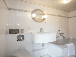 Apartment | Bathroom - Geraumige Wohnung Direkt am Skigebiet Gelegen (Winterberg)