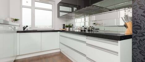 Fridge, microwave, oven, stovetop