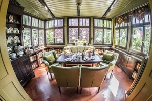 تناول الطعام