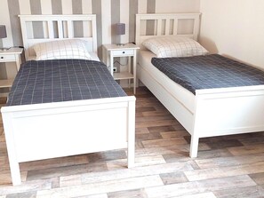 1 habitación y ropa de cama 