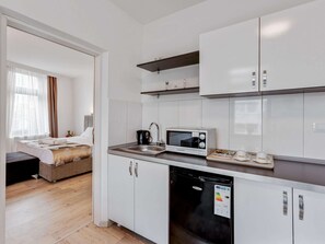 Apartment | Private kitchen - Apartment in Oberhausen Near Dusseldorf (Oberhausen)