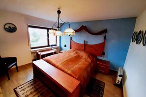 Rumah | 5 kamar tidur dan dilengkapi dengan perabotan berbeda-beda