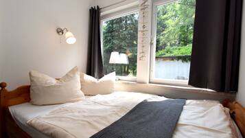 House | 2 bedrooms, individually furnished, bed sheets