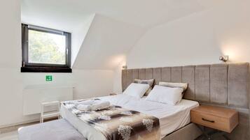 Apartment | 1 bedroom, bed sheets