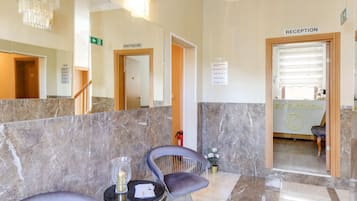 Apartment | Reception