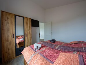House | 3 bedrooms, bed sheets