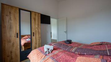 House | 2 bedrooms, bed sheets