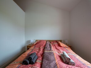 House | 2 bedrooms, individually furnished, bed sheets