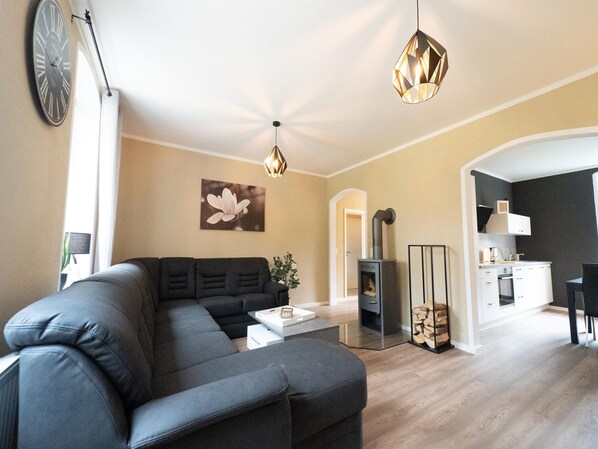 House | Living room - Holiday Home With Garden (Rechenberg-Bienenmuehle)