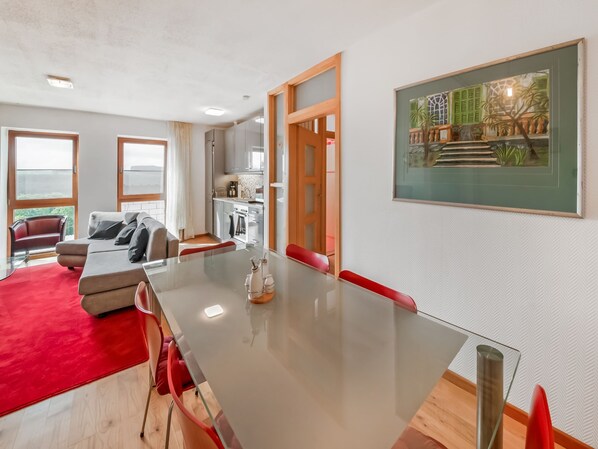 House | Dining - Sevenig Our Family Farmhouse (Sevenig)