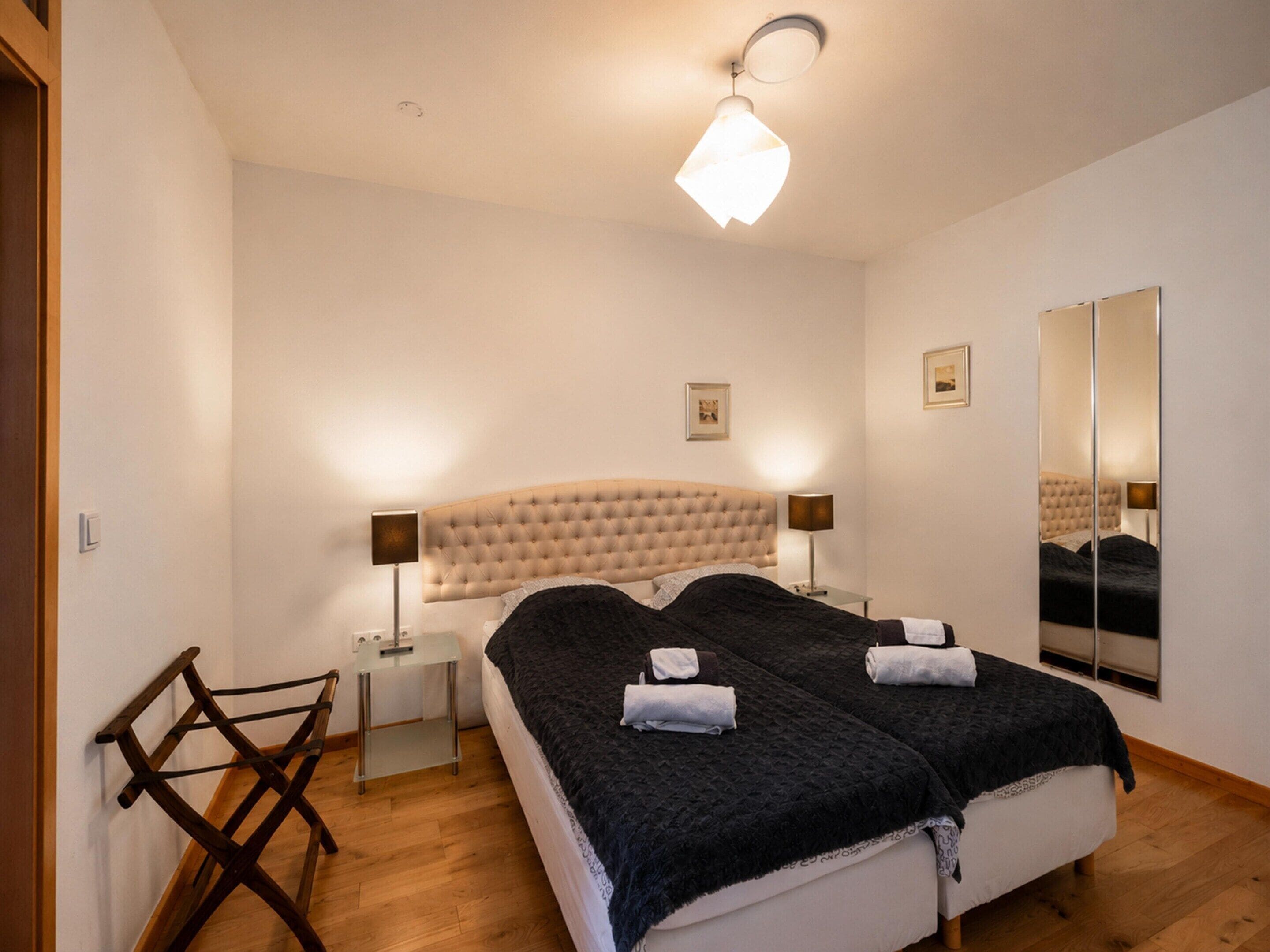 House | 4 bedrooms, individually furnished, bed sheets