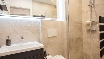 Apartment | Bathroom