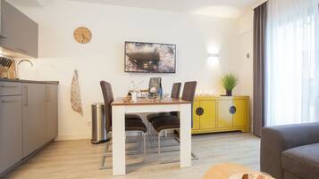 Apartment | Dining
