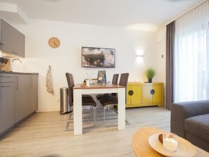 Dining - Studiowohnung bei Winterberg mit Terrasse (Winterberg)