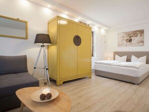 Apartment | 1 bedroom, bed sheets