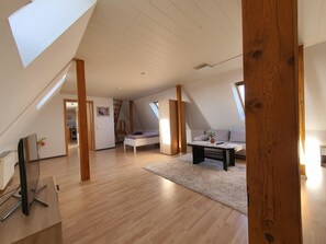 Apartment | Living room - Apartment Near Jadeweserport and Centre (Wilhelmshaven)