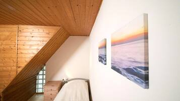 Apartment | 2 bedrooms, individually furnished, bed sheets