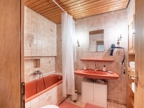 House | Bathroom