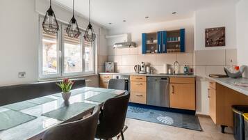 House | Private kitchen | Fridge, oven, dishwasher, coffee/tea maker