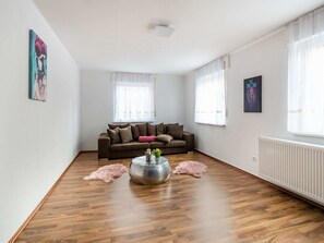 House | Living room - Cosy Holiday Home in Mahlberg in the Ortenau District in Baden-württemberg (Mahlberg)