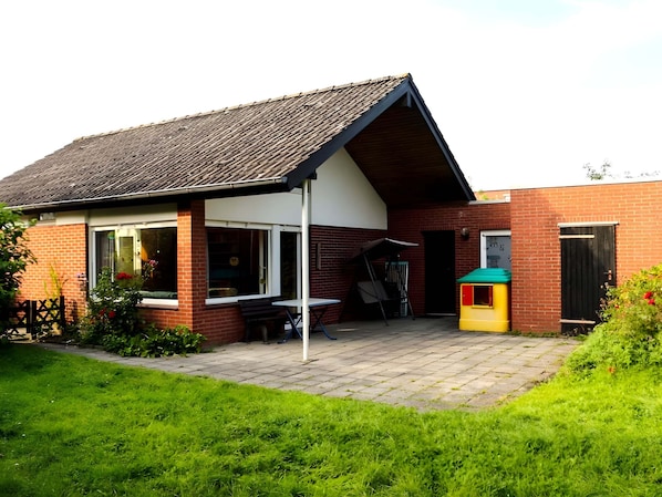 House | Exterior - Nordsee-ferienhaus mit Terrasse (Wangerland)