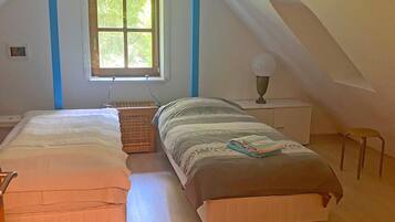 Rumah | 3 kamar tidur dan dilengkapi dengan perabotan berbeda-beda
