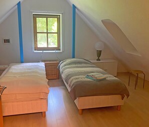 3 habitaciones y muebles diferentes 