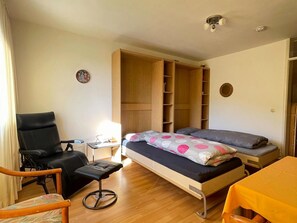 Bed sheets - Compact Apartment in Bad Herrenalb With Forest Views (Bad Herrenalb)