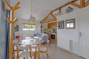 Interior - Chalet 'Gîte Bellevue' with Shared Pool, Private Terrace and Wi-Fi (PAULIN)