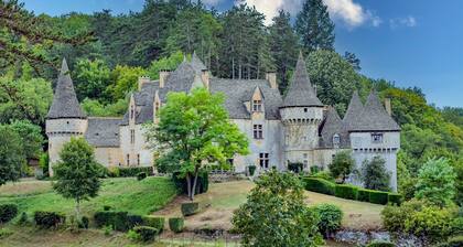"Gîte Bellevue", avec piscine partagée, terrasse privée et Wi-Fi