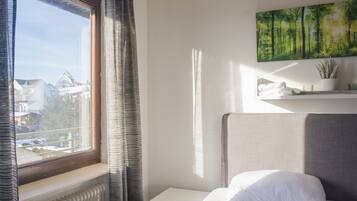 Apartment | 1 bedroom, bed sheets