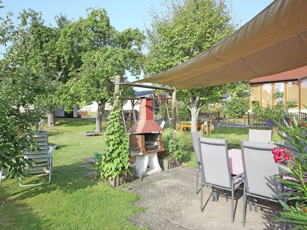 Apartment With Terrace And Pool In The Garden - Altenkirchen