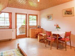 Ferienhaus | 2 Schlafzimmer, individuell eingerichtet, Bettwäsche