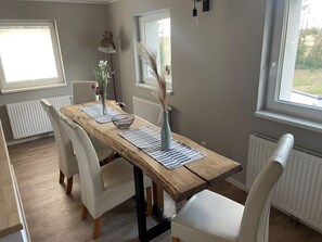 Apartment | Dining