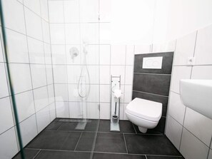 Bathroom - Apartment on a Farm Near Dusseldorf (Juechen)