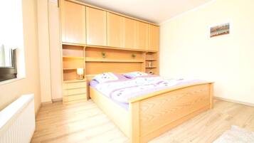 1 bedroom, individually furnished