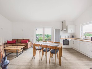 House | Living room - Ferienwohnung Eifelruhe in Filz (Filz)