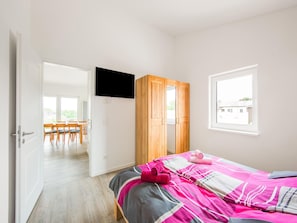 3 bedrooms, individually furnished, bed sheets