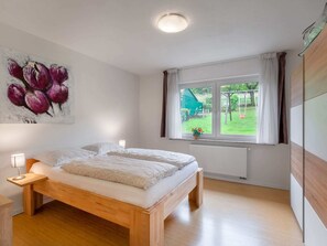 House | 3 bedrooms, individually furnished, bed sheets - Apartment With Private Terrace in Velmede (Bestwig)