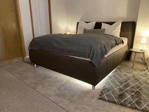 1 Schlafzimmer, Reisekinderbett, kostenloses WLAN, Bettwäsche