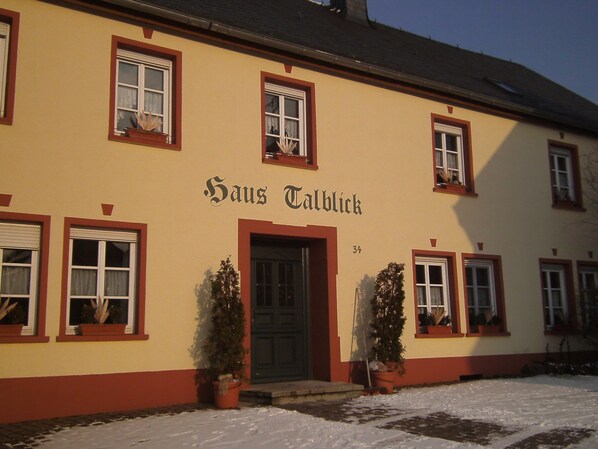 Exterior - Apartment With Animal zoo and sun Terrace (Morbach)