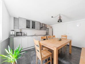 Apartment | Private kitchen | Stovetop