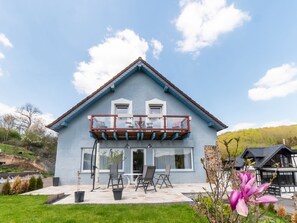 House | Exterior - Luxurious Holiday Home With a Nice Private Garden (Anschau)