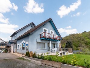 Exterior - Luxurious Holiday Home With a Nice Private Garden (Anschau)