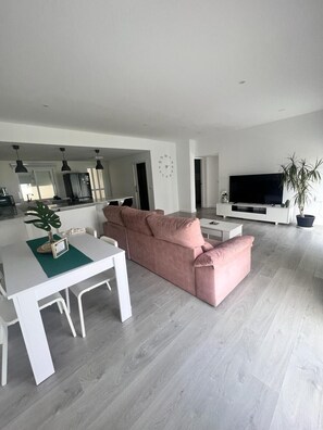 Interior - Vacation Home"'Casa Mayra" with Sea View, Private Pool & Wi-Fi (Pilar de Jaravia (Pulpi))