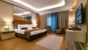 Luxury-Doppelzimmer | Hochwertige Bettwaren, Minibar, Zimmersafe, Bügeleisen/Bügelbrett